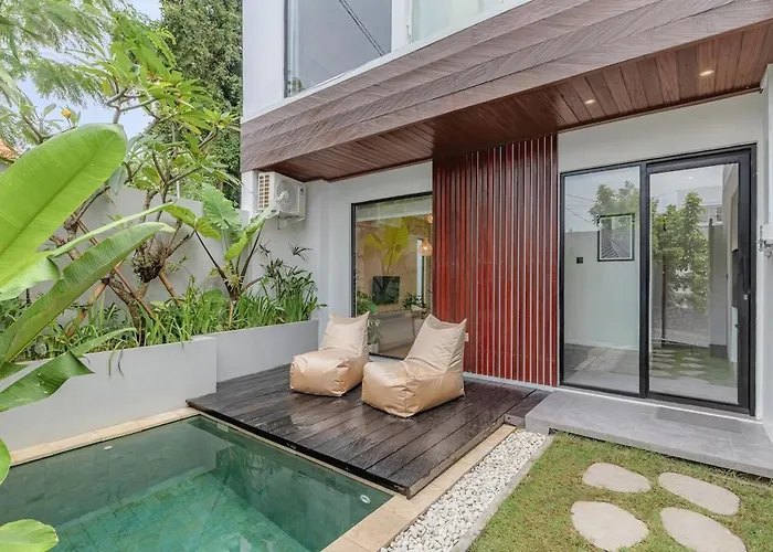 Tropical Luxe Private Pool & Modern Living